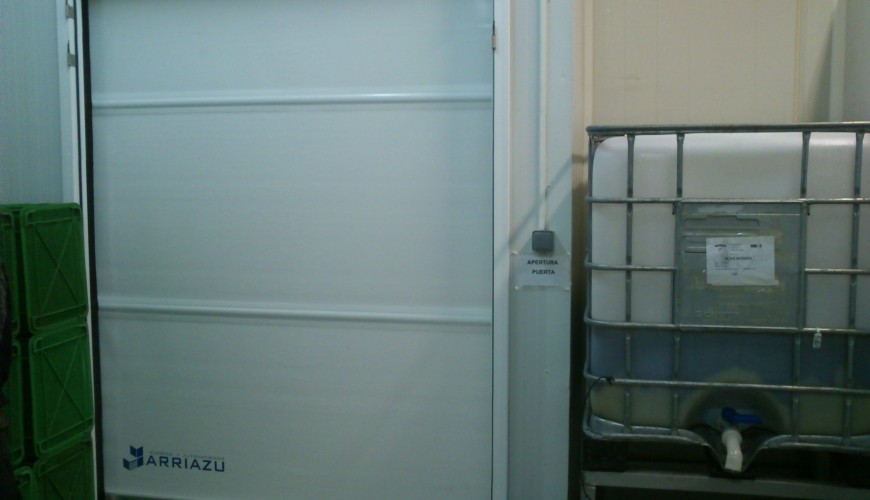 Puerta automática industrial rápida - Puertas Arriazu - Fabricación de puertas en Navarra